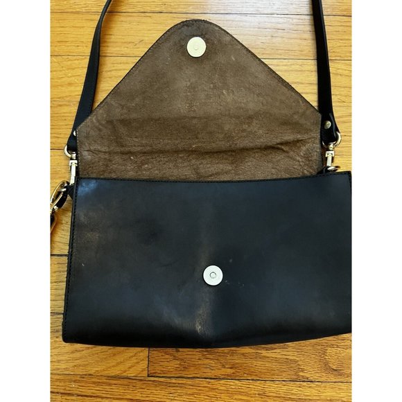 Sleek Black Crossbody Bag with Tassel Detail - Picture 5 of 9